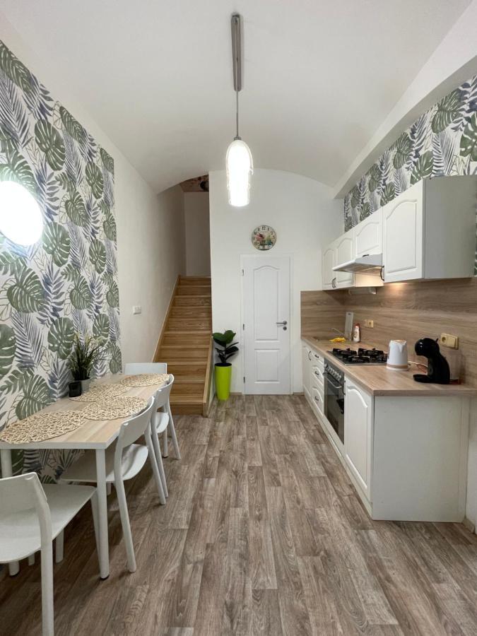 Wenceslas Square Two-floor Apartamento